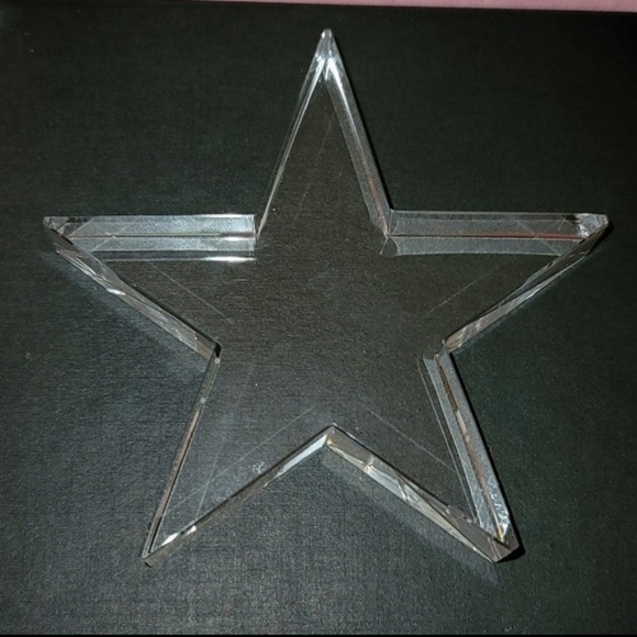 Crystal Glass Star Paperweight & Gift Box - Picture 7 of 7